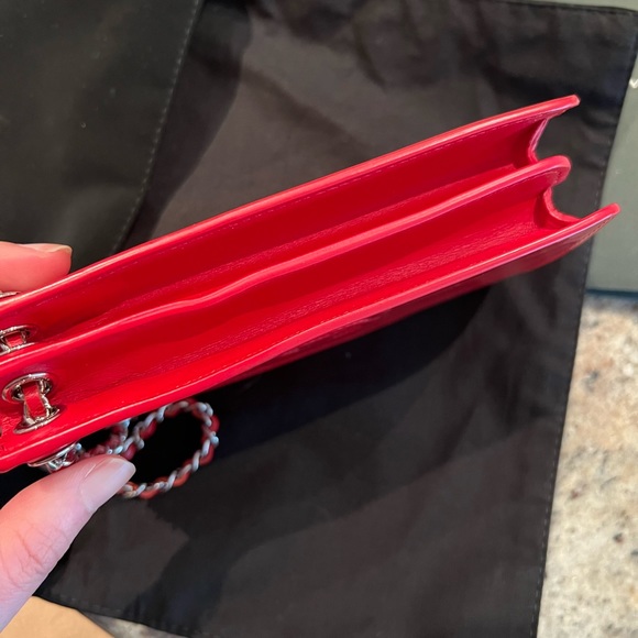 (SOLD) Chanel crossbody phone bag - Picture 3 of 12